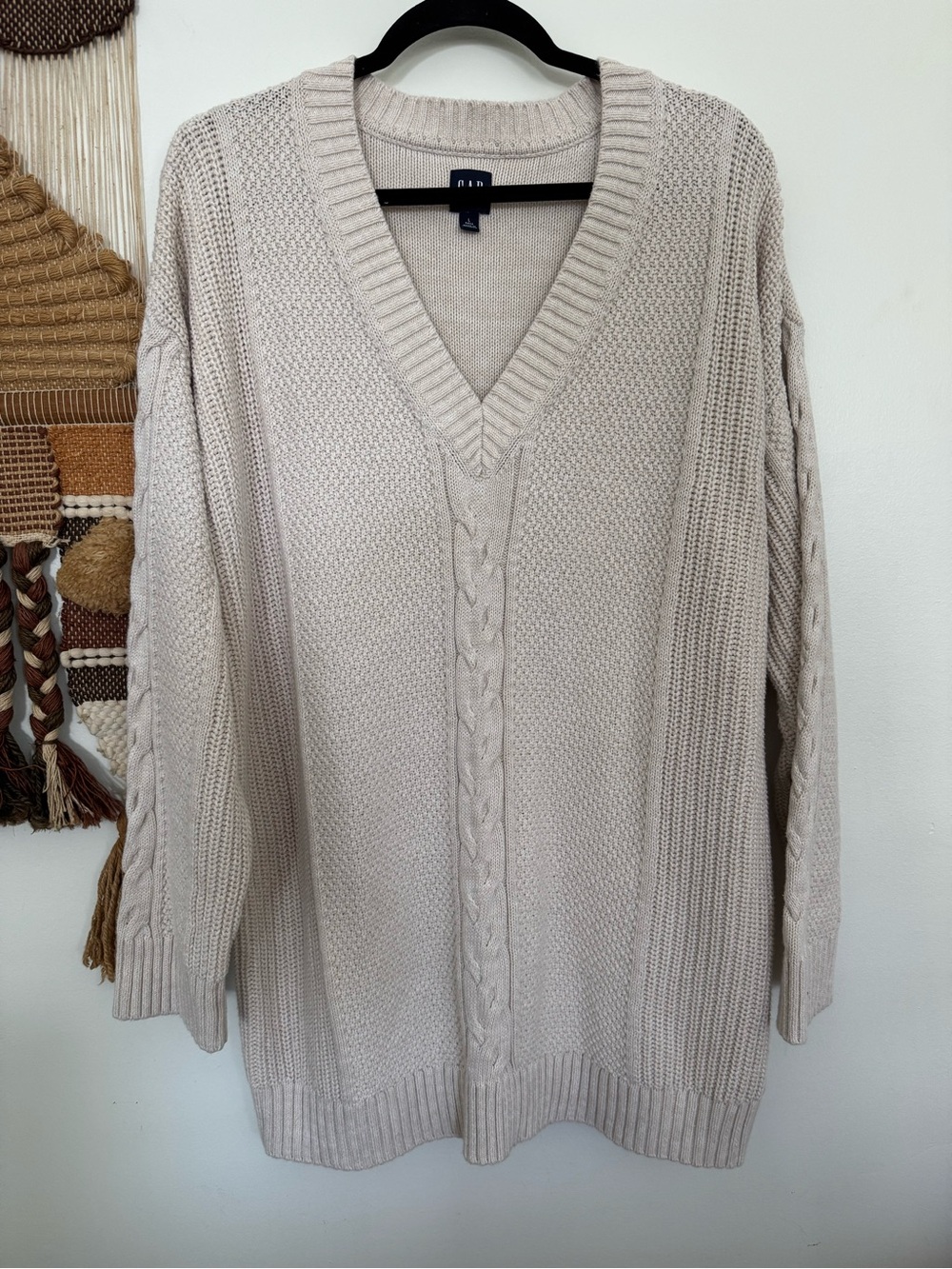 GAP V neck cable knit sweater in cream size Large Tall